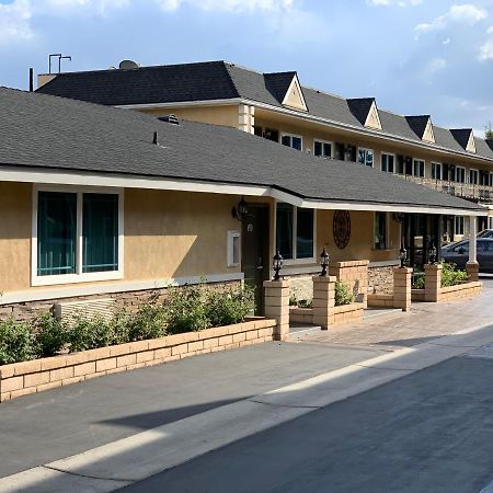 Walnut Inn & Suites เวสต์โควีนา ภายนอก รูปภาพ