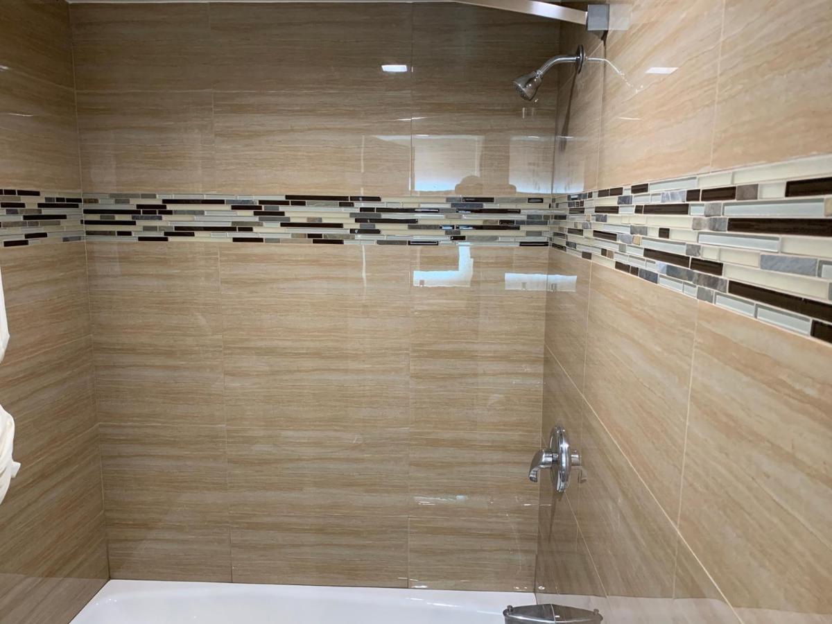 Walnut Inn & Suites เวสต์โควีนา ภายนอก รูปภาพ