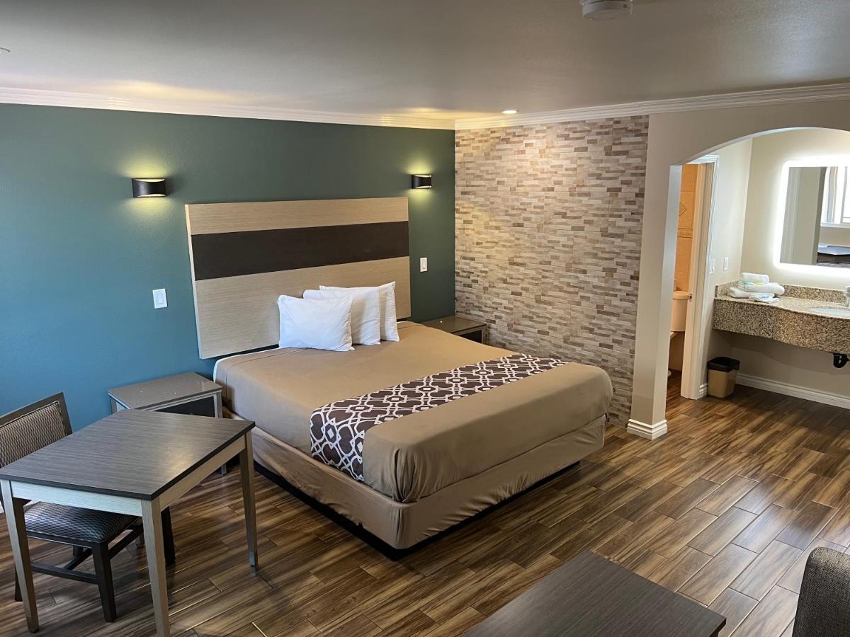 Walnut Inn & Suites เวสต์โควีนา ภายนอก รูปภาพ